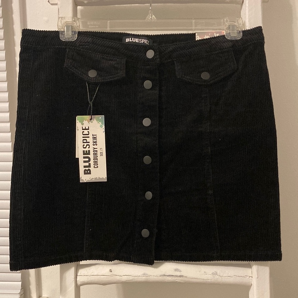 Blue Spice Women’s Corduroy Snap Button Skirt, Black, Size 13.  NWT